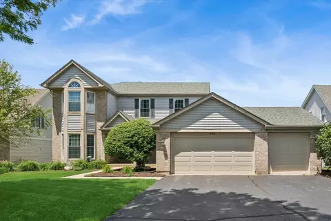 Exterior - 490 Flora Dr, Algonquin, IL 60102 photo 2 of 3