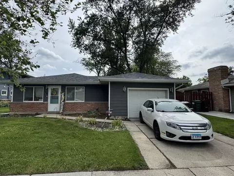 16 W Rocket Cir, Park Forest, IL 60466