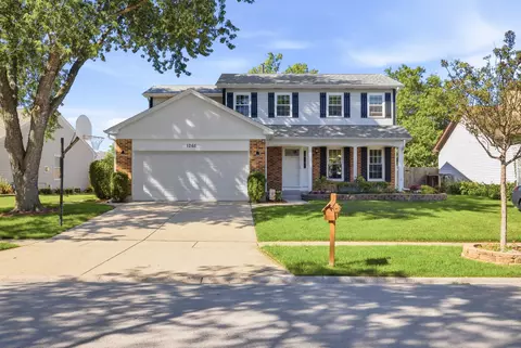1265 Diane Ln, Elk Grove Village, IL 60007