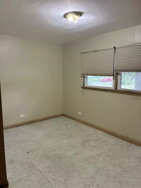 Undisclosed, Chicago, IL 60652 photo 10