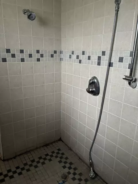 Undisclosed, Chicago, IL 60652 photo 14