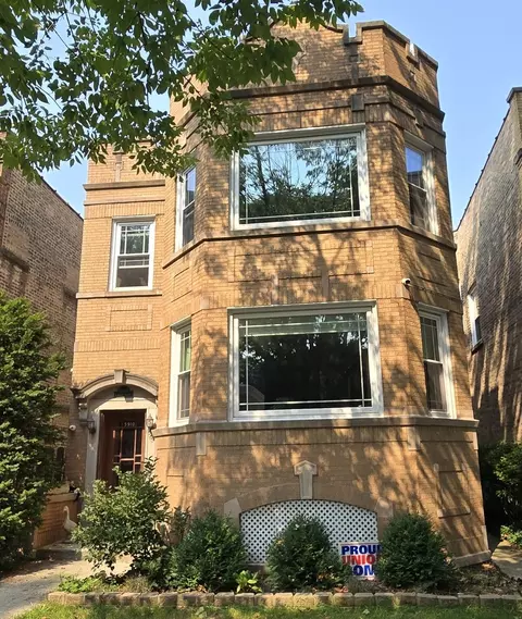 5910 N Campbell Ave, Chicago, IL 60659