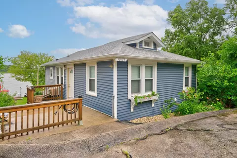 38895 N Maple Ave, Lake Villa, IL 60046