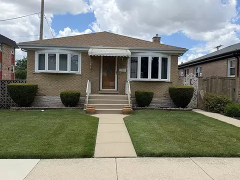 3208 N Hawthorne St, Franklin Park, IL 60131