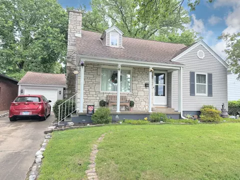 210 S Laurel Ave, Du Quoin, IL 62832
