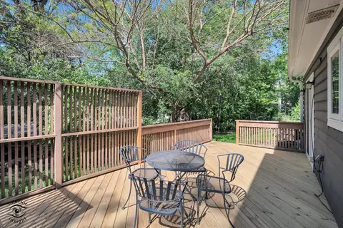Exterior - 829 E Porter Ave, Naperville, IL 60540 photo 3 of 7