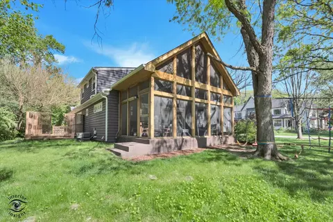 Exterior - 829 E Porter Ave, Naperville, IL 60540 photo 5 of 7