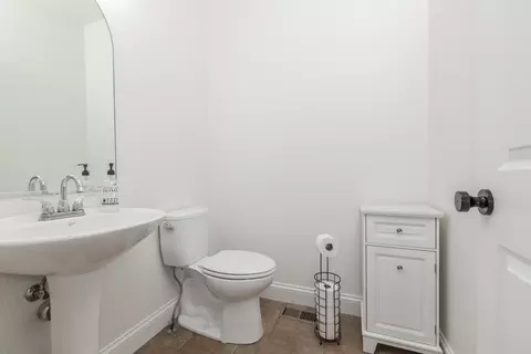 Bath - 980 Balsam Rd, Normal, IL 61761 photo 1 of 5