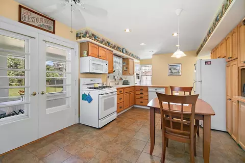 Kitchen - 1250 Justine Dr, Kankakee, IL 60901 photo 1 of 4
