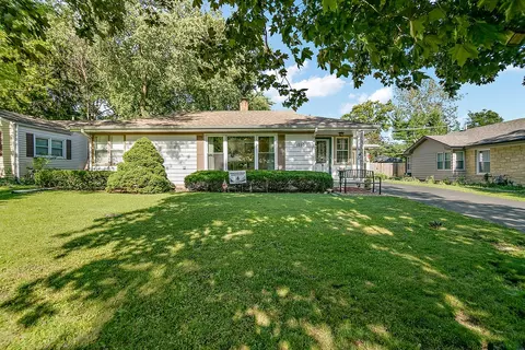 Exterior - 1250 Justine Dr, Kankakee, IL 60901 photo 2 of 6