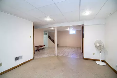 Living - 1250 Justine Dr, Kankakee, IL 60901 photo 3 of 3