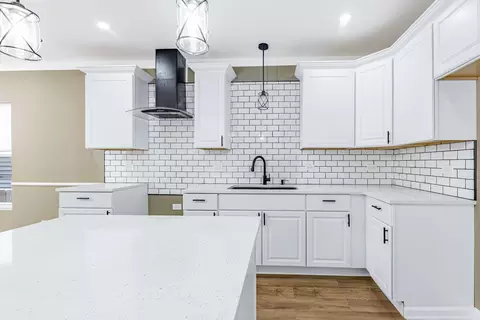 Kitchen - 117 E 104th Pl, Chicago, IL 60628 photo 1 of 3