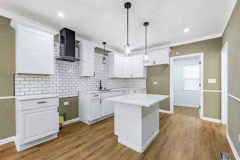 Kitchen - 117 E 104th Pl, Chicago, IL 60628 photo 2 of 3