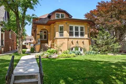 1127 N Elmwood Ave, Oak Park, IL 60302