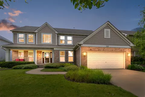 752 Easton Ln, Elk Grove Village, IL 60007