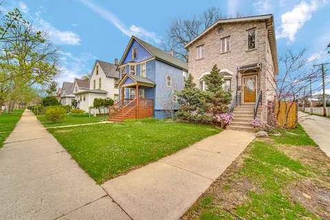 1915 Dewey Ave, Evanston, IL 60201