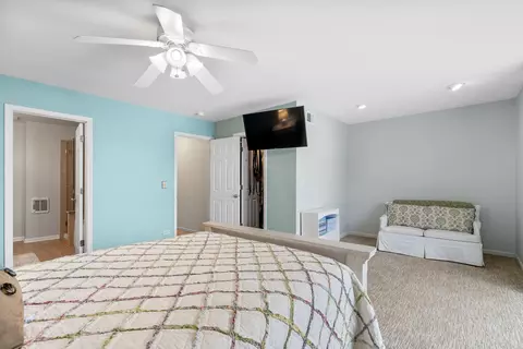 Bedroom - 367 Emerald Ln, Algonquin, IL 60102 photo 2 of 3