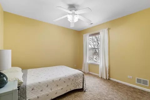Bedroom - 367 Emerald Ln, Algonquin, IL 60102 photo 3 of 3