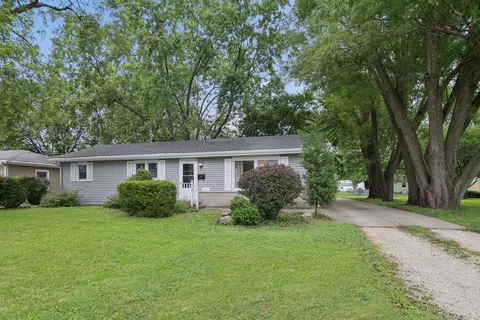 660 Jonette Ave, Bradley, IL 60915