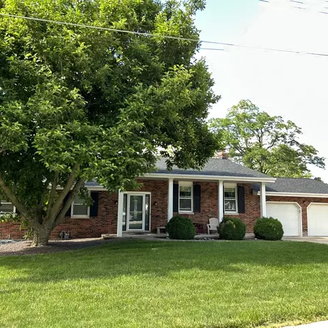 3141 Golf Dr, Quincy, IL 62301