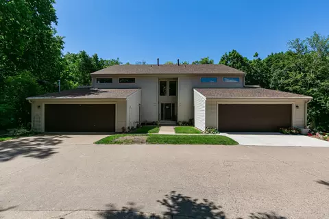 1225 35th Street Dr #L, Moline, IL 61265
