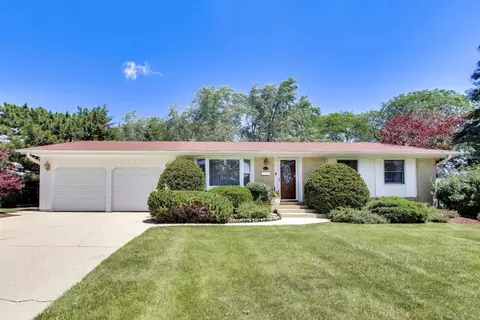 1424 Bates Ln, Schaumburg, IL 60193