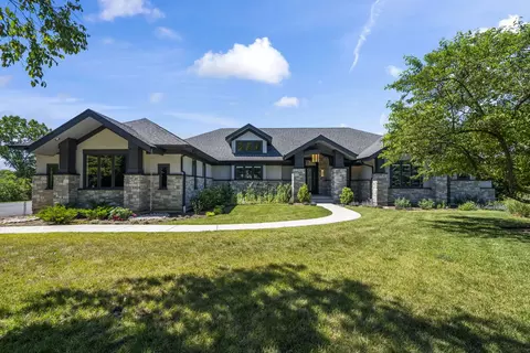26153 W Cuba Rd, Barrington, IL 60010
