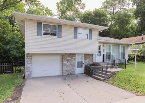 1844 31st St, Moline, IL 61265