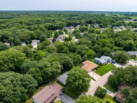 View/Area - 607 E 5th St, Coal Valley, IL 61240 photo 3 of 5