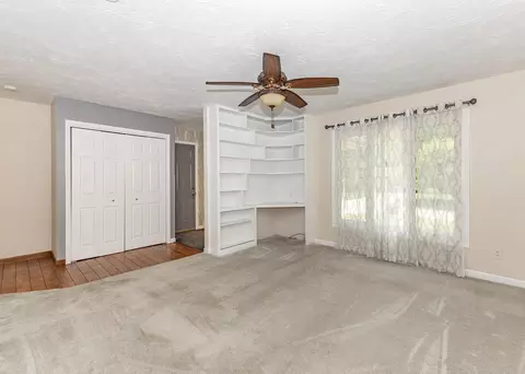 Living - 607 E 5th St, Coal Valley, IL 61240 photo 3 of 4