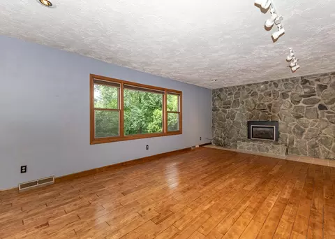 Living - 607 E 5th St, Coal Valley, IL 61240 photo 4 of 4