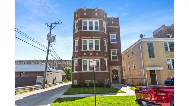 7555 N Claremont Ave, Chicago, IL 60645