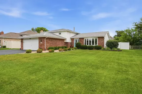 772 Wellington Pkwy, New Lenox, IL 60451