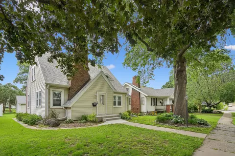 2950 Jefferson Ave, Davenport, IA 52803