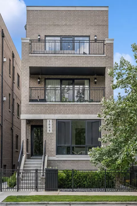 1644 W Diversey Pkwy #3, Chicago, IL 60614