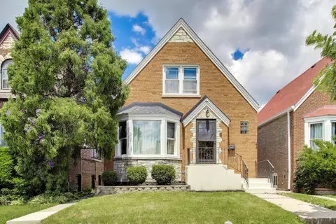 7028 W Melrose St, Chicago, IL 60634