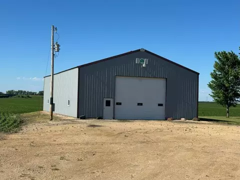 3271 245th St, Dewitt, IA 52472