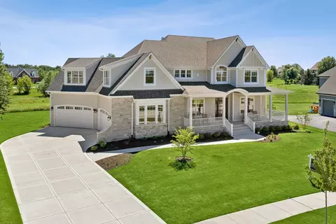995 Redbud Ln, Sugar Grove, IL 60554