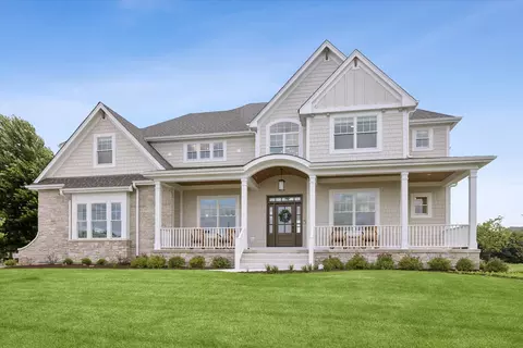 995 Redbud Ln, Sugar Grove, IL 60554
