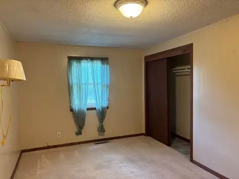Bedroom - 15648 Norrish Rd, Morrison, IL 61270 photo 1 of 7