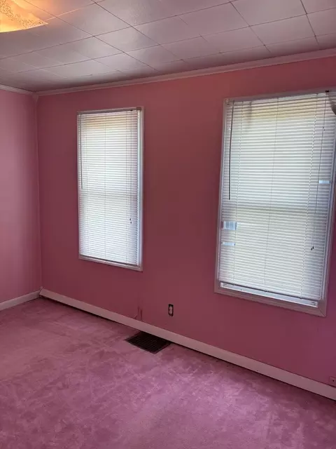 Bedroom - 15648 Norrish Rd, Morrison, IL 61270 photo 6 of 7