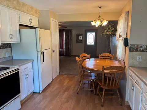 Kitchen - 15648 Norrish Rd, Morrison, IL 61270 photo 2 of 3