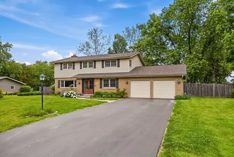 28 W118 Hillview Dr, Naperville, IL 60564
