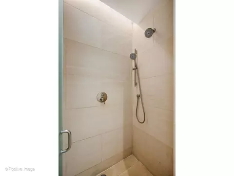 159 E Walton Pl #8G, Chicago, IL 60611 photo 23