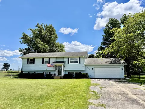 Exterior - 31875 E Thome Rd, Rock Falls, IL 61071 photo 8 of 8