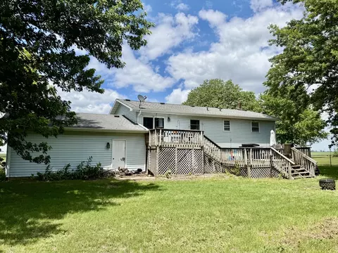 Exterior - 31875 E Thome Rd, Rock Falls, IL 61071 photo 2 of 8