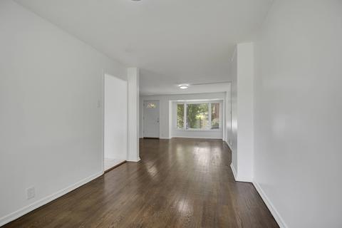 Living - 10 Michael Rd, Park Forest, IL 60466 photo 3 of 3