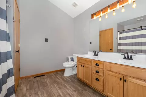 Bath - 2619 Mirage Ave, Plainfield, IL 60586 photo 1 of 2