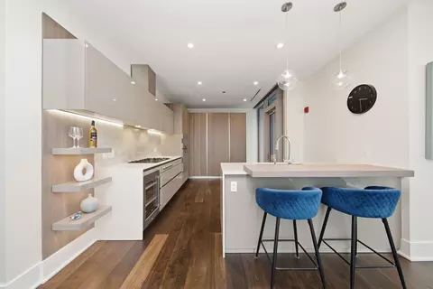 Kitchen - 363 E Wacker Dr #2702, Chicago, IL 60601 photo 2 of 5