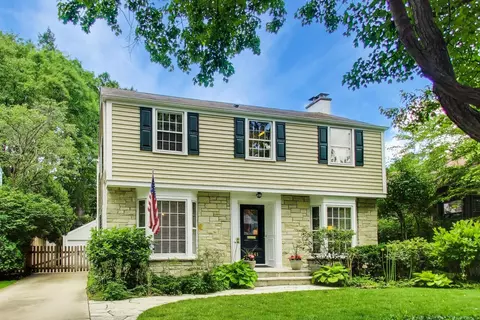 2241 Greenwood Ave, Wilmette, IL 60091